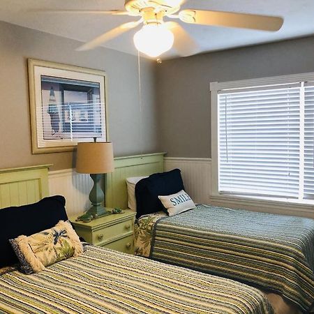 Amazing Beach Getaway Pool Condo By The Beach Bradenton Beach Exterior photo